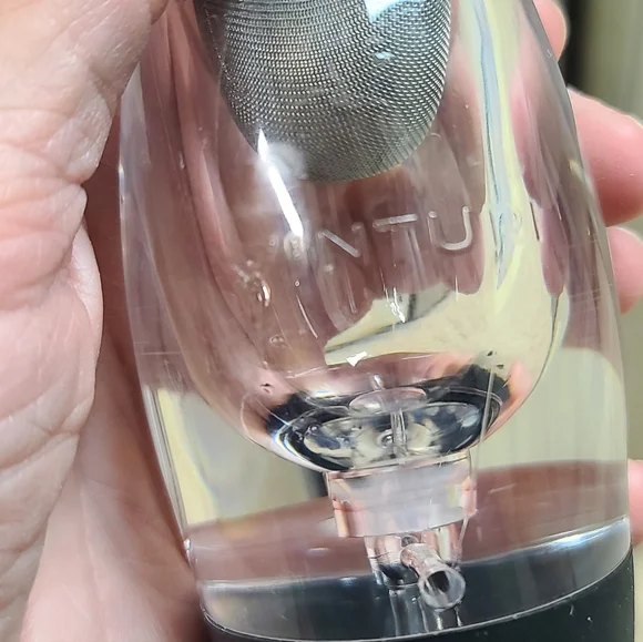 Vinturi Red Wine Aerator with Stand - Picture 2 of 4